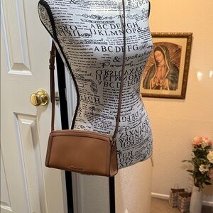 Michael kors crossbody